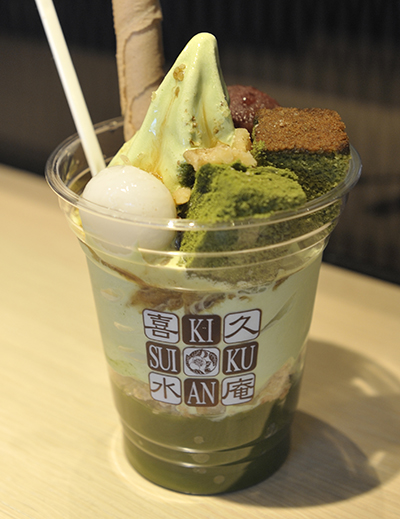 �����p�t�F�͐l�C�̓I