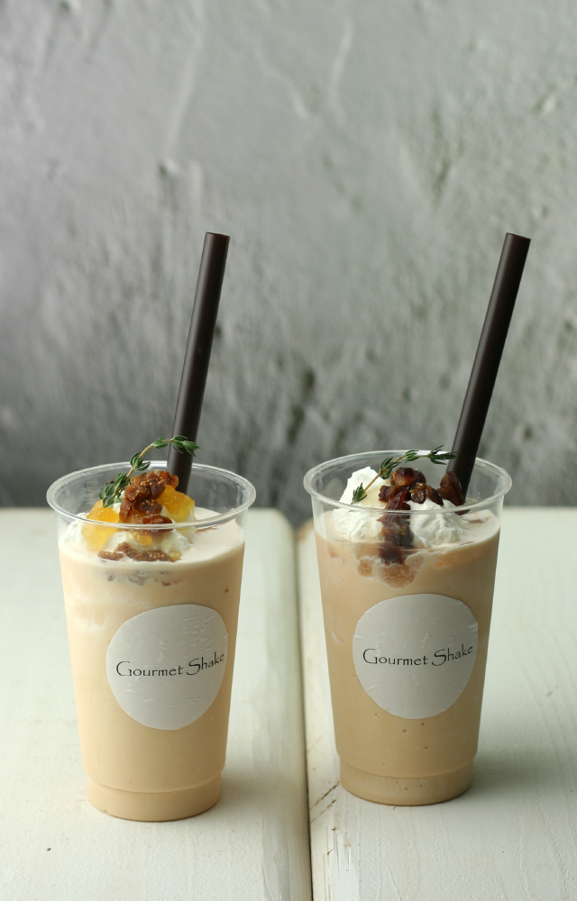 チャイシェーク【左】ティーシェーク【右】